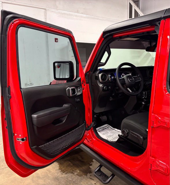 Used 2023 Jeep Gladiator Sport AWD/4WD image 21