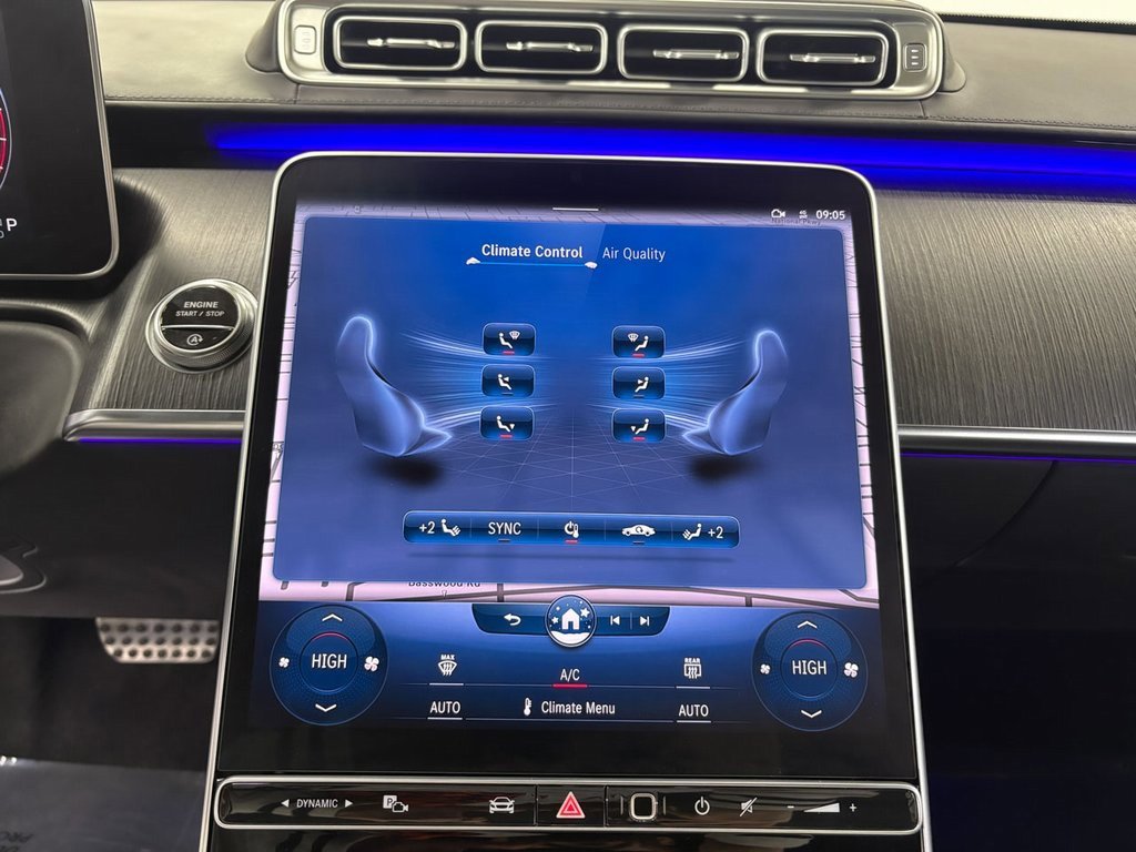 Used 2022 Mercedes-Benz S 580 4MATIC Sedan w/ AMG Line Package image 19