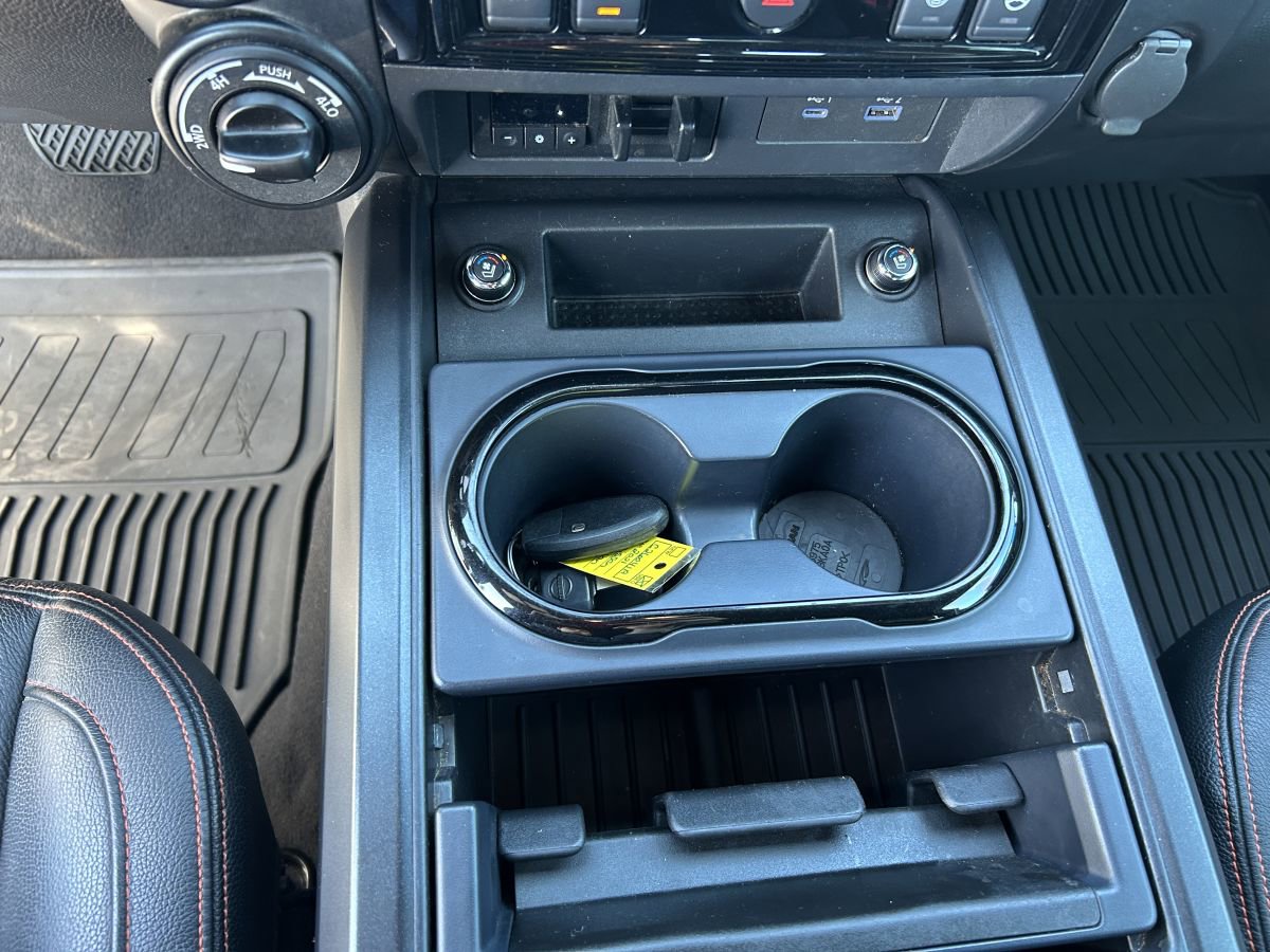 Used 2021 Nissan Titan PRO-4X w/ Pro-4x Convenience Package image 13