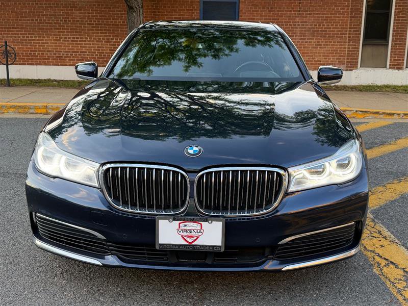 Used 2019 BMW 750i xDrive w/ Luxury Rear Seating Package AWD/4WD image 3
