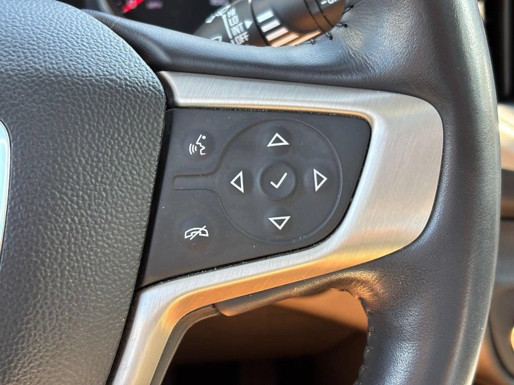 Used 2020 GMC Terrain Denali w/ Denali Premium Package FWD image 17