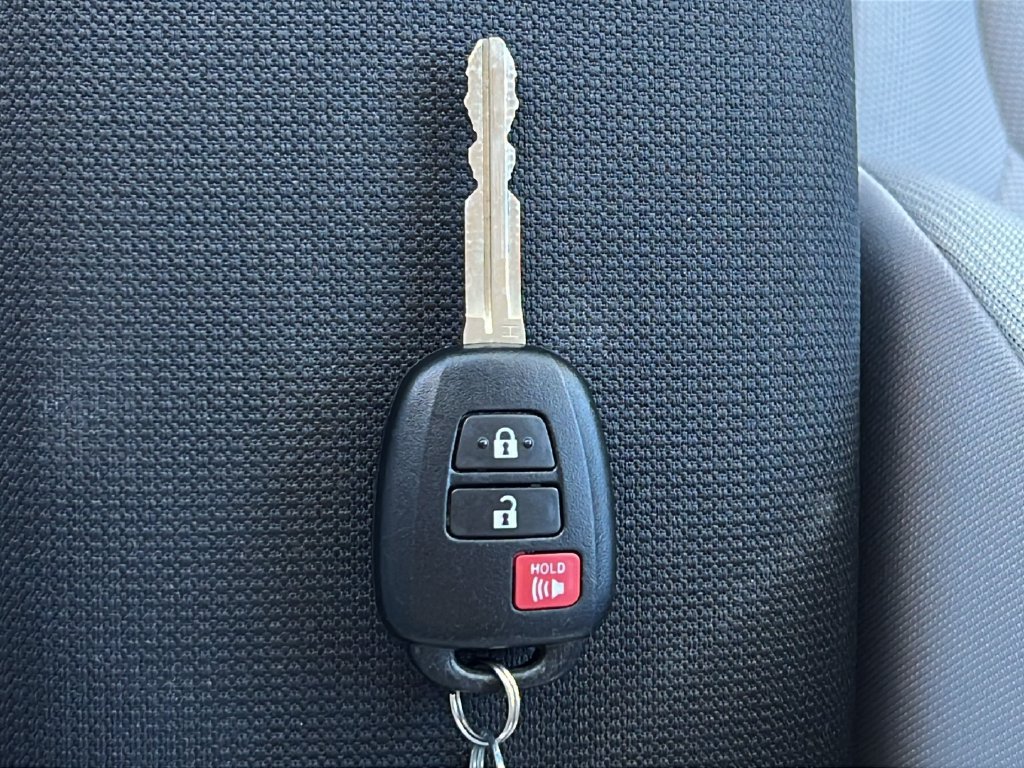 Used 2024 Toyota Corolla Cross L FWD image 22