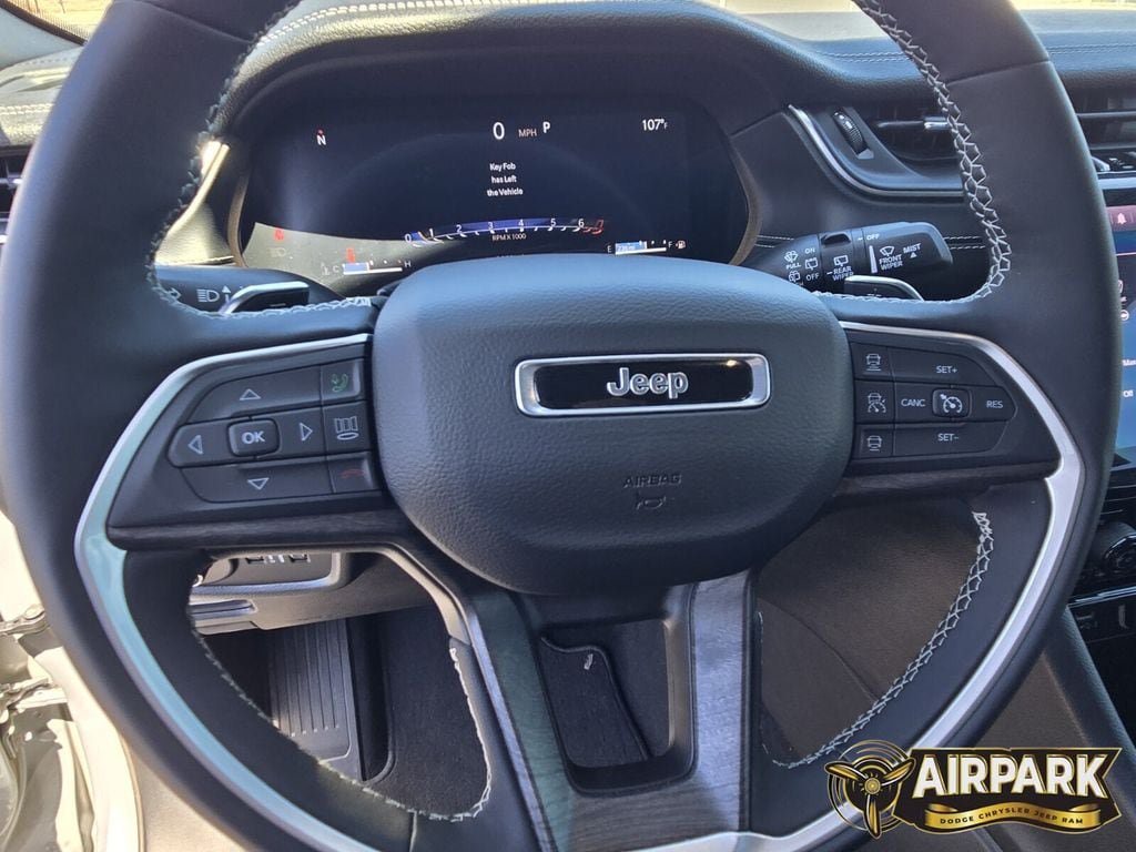 New 2025 Jeep Grand Cherokee L Limited w/ Black Appearance Package AWD/4WD image 20