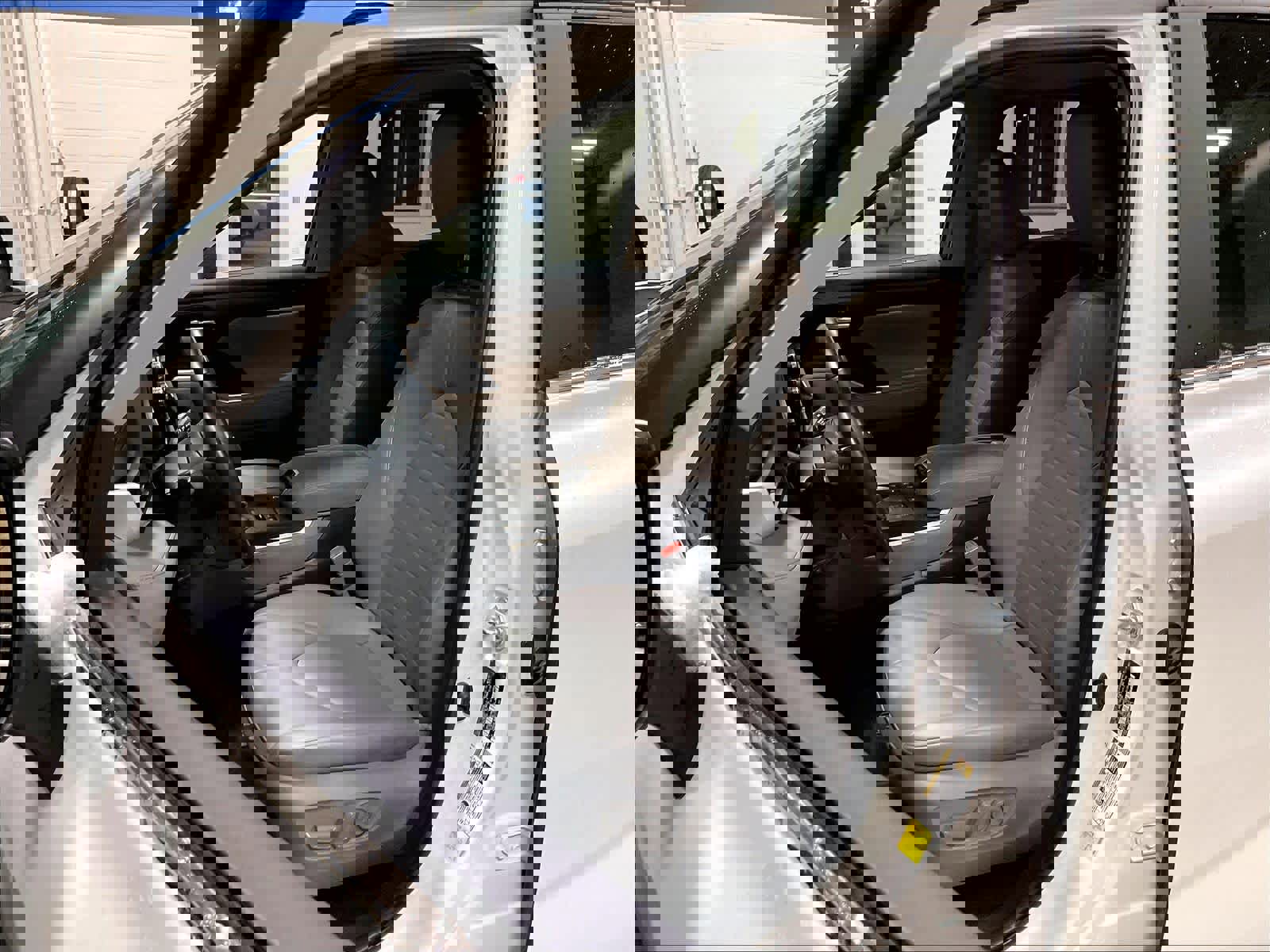 Used 2023 Toyota Highlander XLE image 10