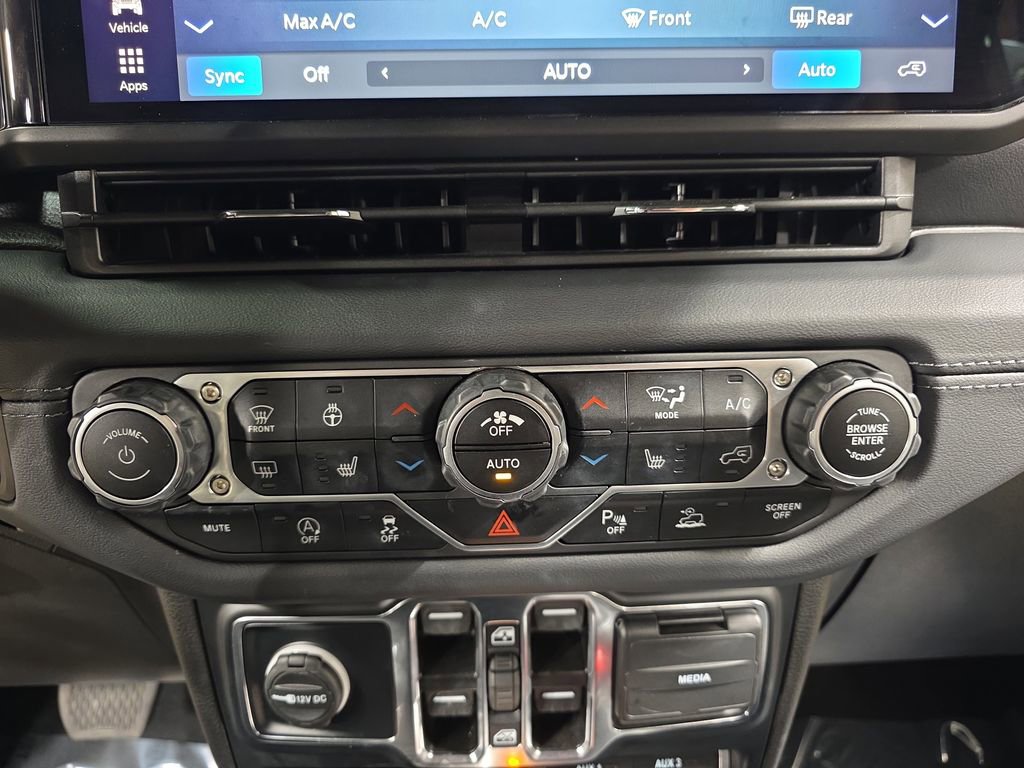 Used 2024 Jeep Wrangler Sahara w/ Safety Group image 20