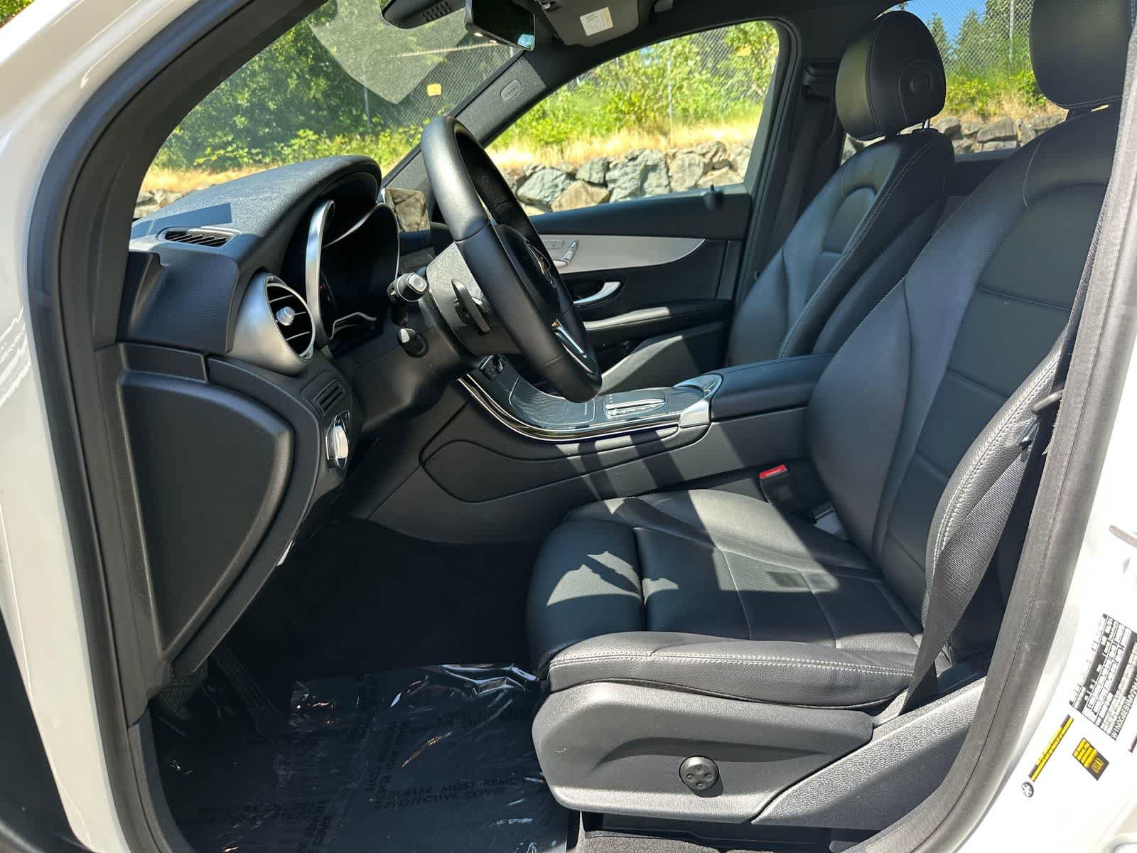 Used 2021 Mercedes-Benz GLC 300 4MATIC image 17