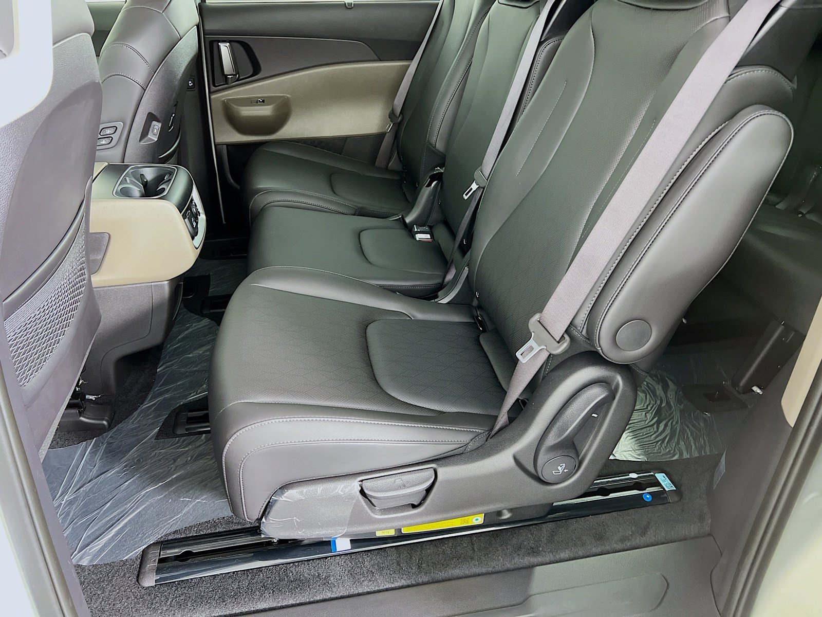 New 2025 Kia Carnival SX FWD image 5