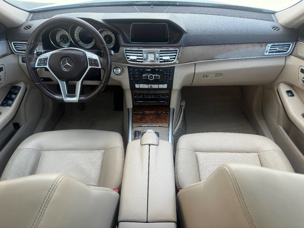 Used 2014 Mercedes-Benz E 350 4MATIC Sedan image 24