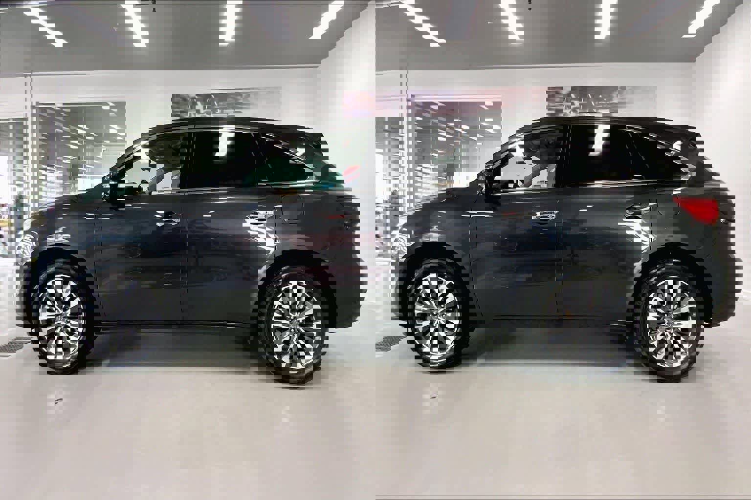 Used 2016 Acura MDX SH-AWD w/ Technology Package image 3