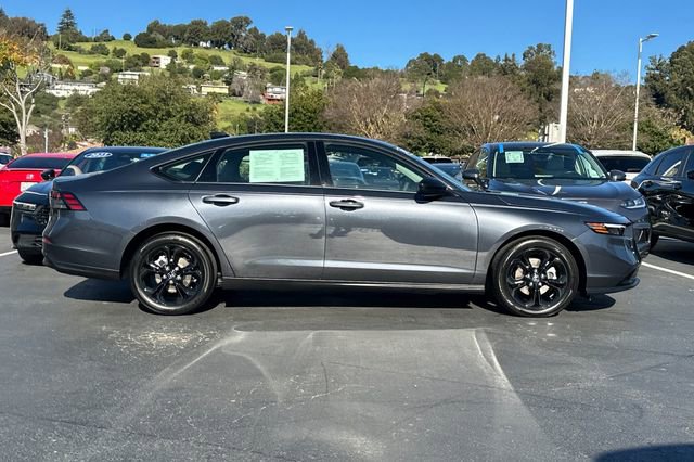 Certified 2025 Honda Accord SE image 2