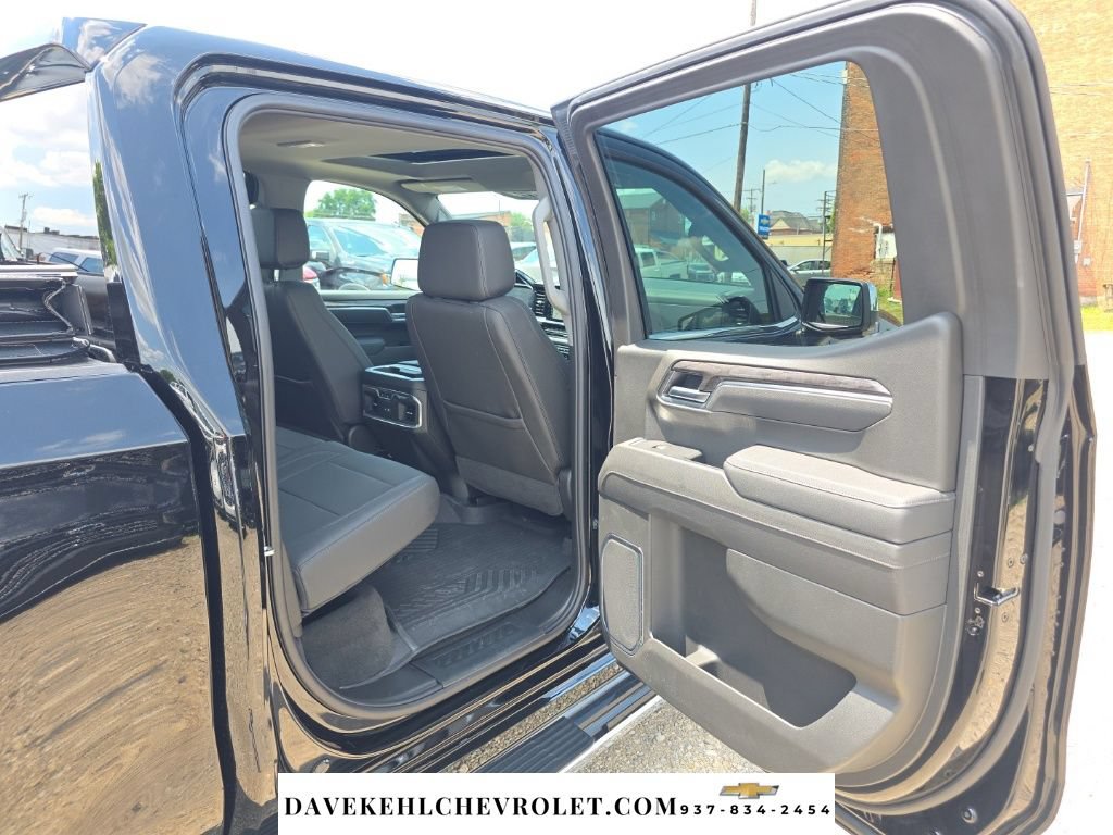 Used 2025 Chevrolet Silverado 1500 LTZ w/ LTZ Premium Package AWD/4WD image 27
