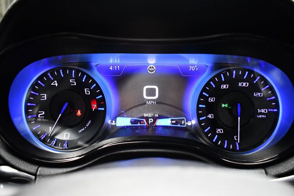 Used 2019 Chrysler 300 S image 28