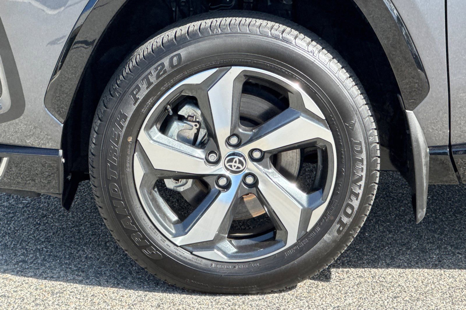 Used 2024 Toyota RAV4 SE w/ Weather & Moonroof Package image 25