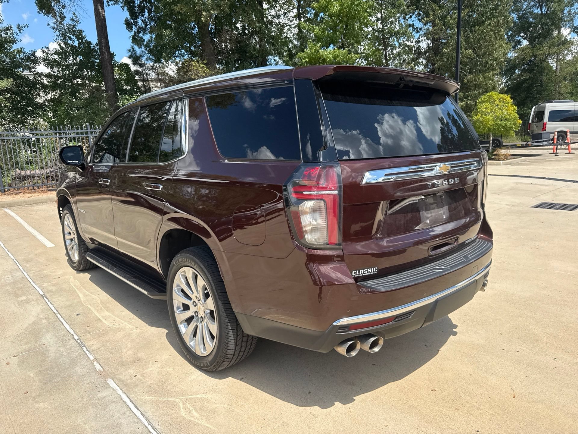 Used 2023 Chevrolet Tahoe Premier AWD/4WD image 6