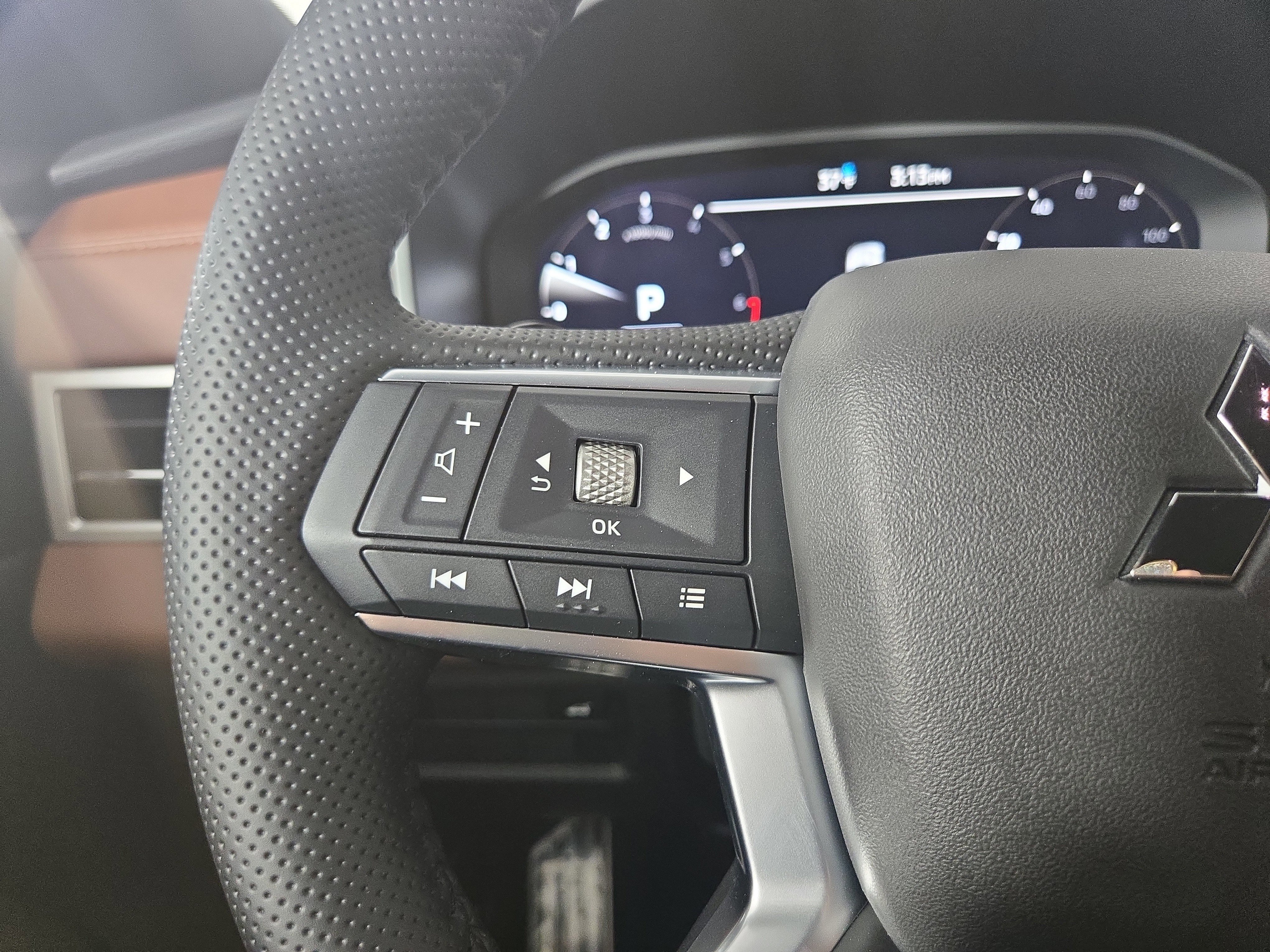 New 2026 Mitsubishi Outlander SEL image 15