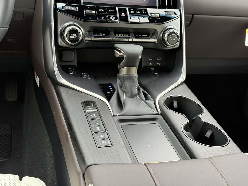 New 2026 Lexus LX 600 4WD w/ Luxury Package image 15