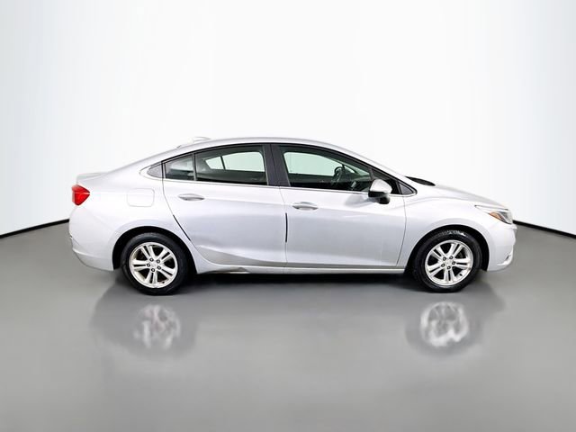 Used 2017 Chevrolet Cruze LT image 5