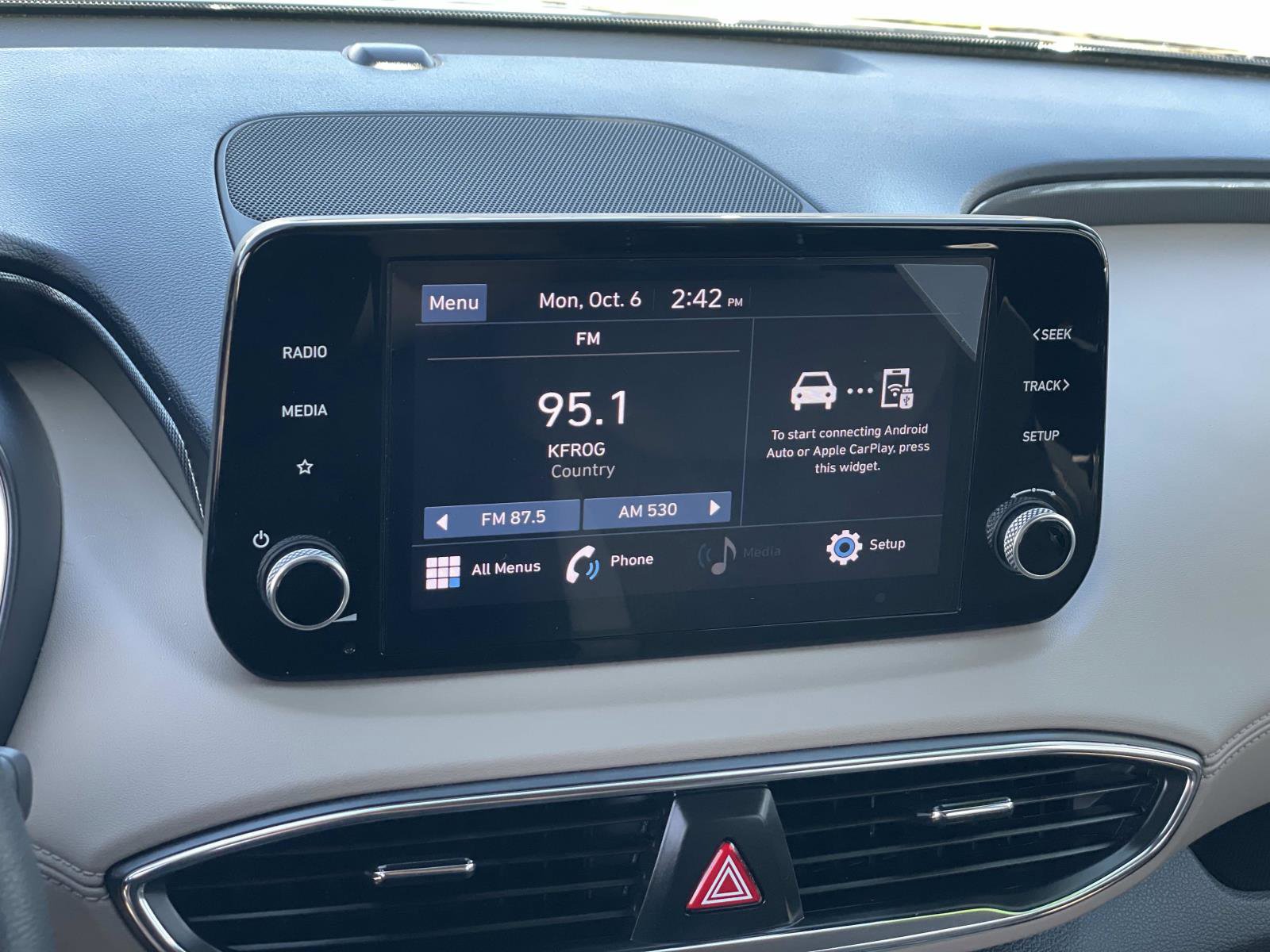 Certified 2023 Hyundai Santa Fe SE image 10