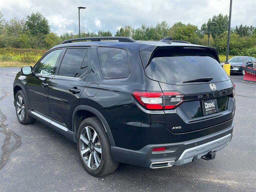 Used 2024 Honda Pilot Touring image 7