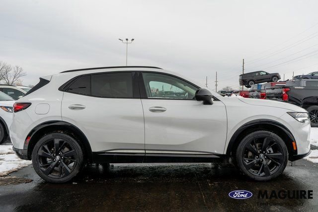 Used 2023 Buick Envision Essence w/ Sport Touring Package image 5