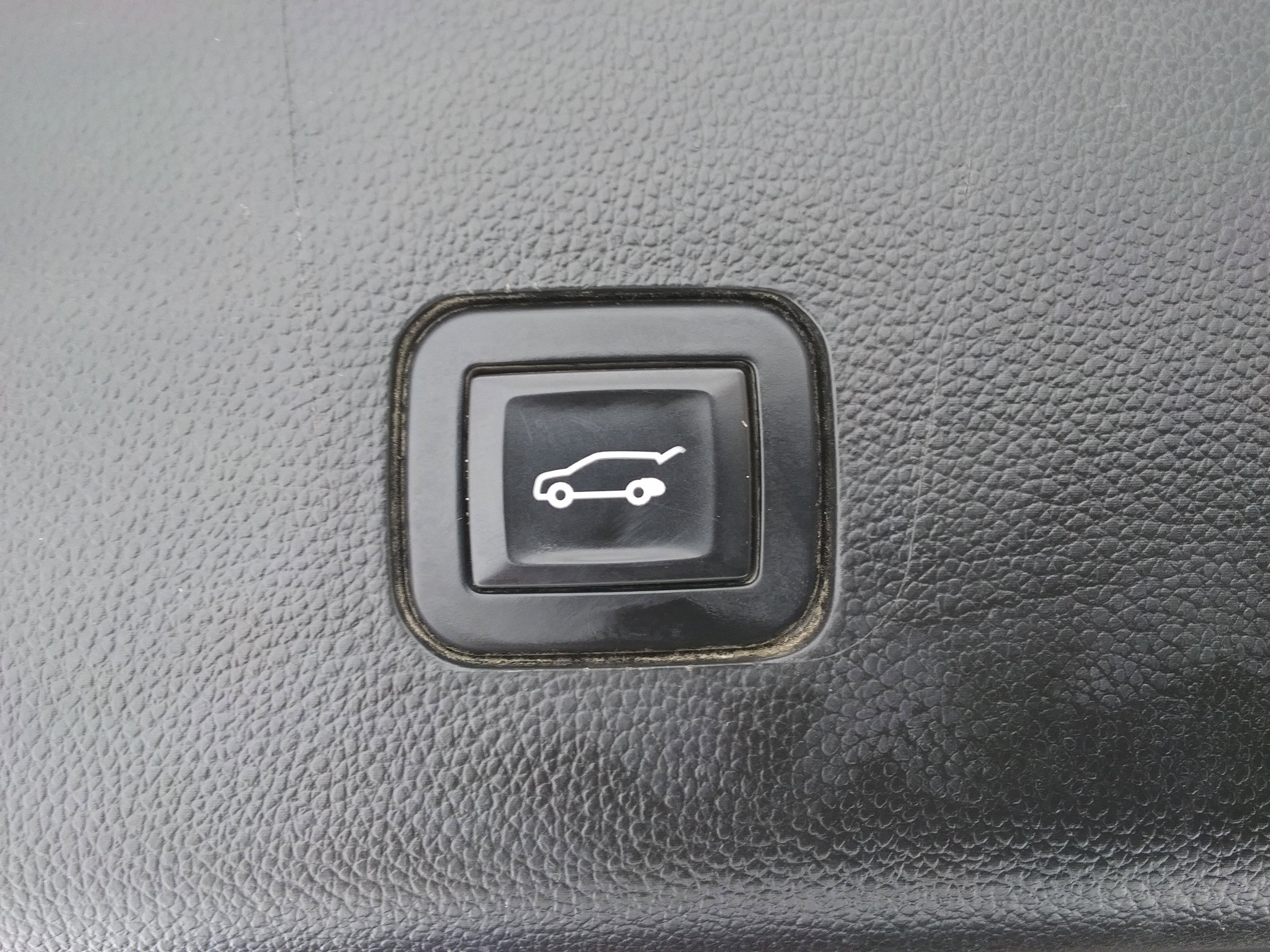 Used 2018 Chevrolet Traverse Premier image 9