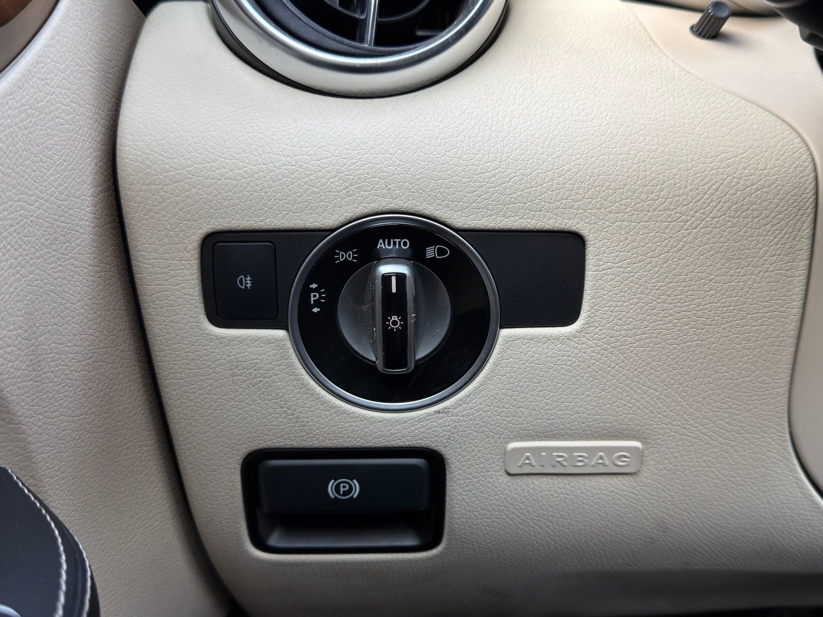 Used 2015 Mercedes-Benz SLK 250 image 15