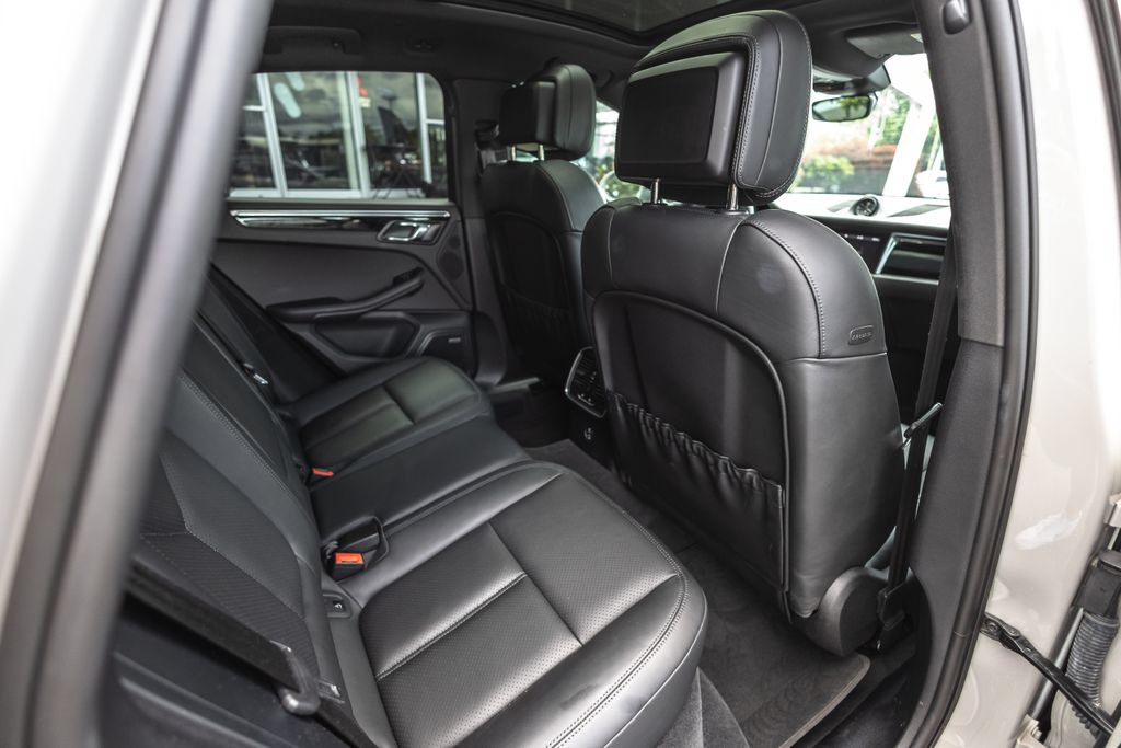 Used 2022 Porsche Macan S AWD/4WD image 28