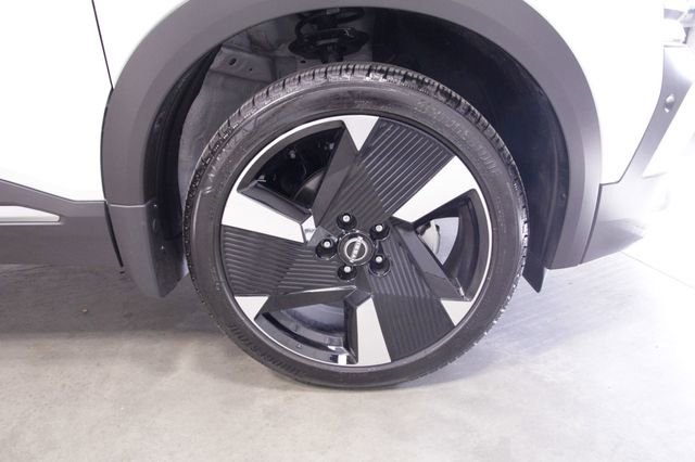 Used 2025 Nissan Kicks SR image 12