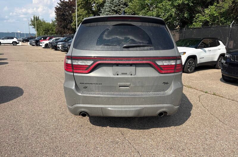 Used 2025 Dodge Durango R/T AWD/4WD image 3