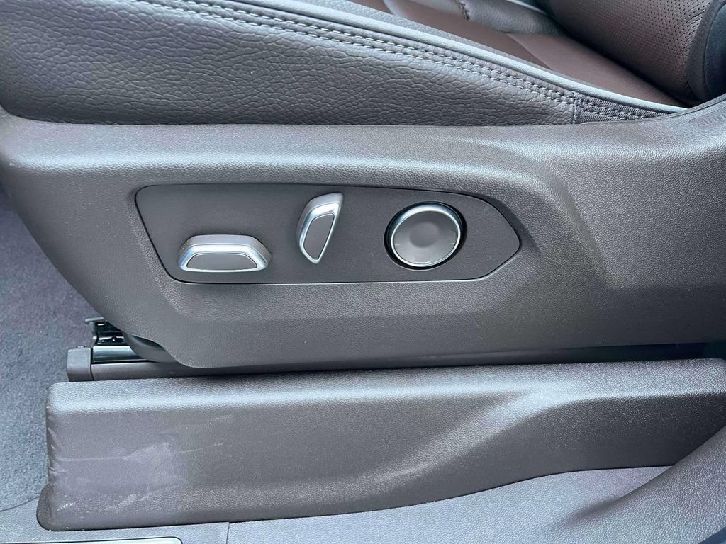 New 2026 GMC Sierra 1500 Denali w/ Denali Reserve Package AWD/4WD image 23