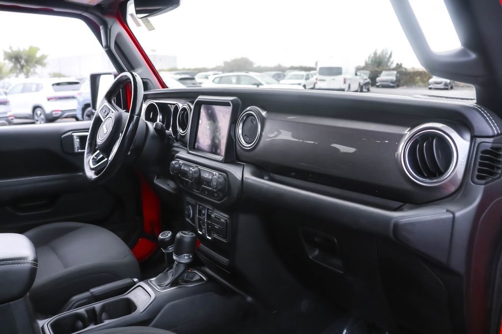 Used 2020 Jeep Wrangler Unlimited Sahara w/ Uconnect 4C Nav & Sound Group image 34