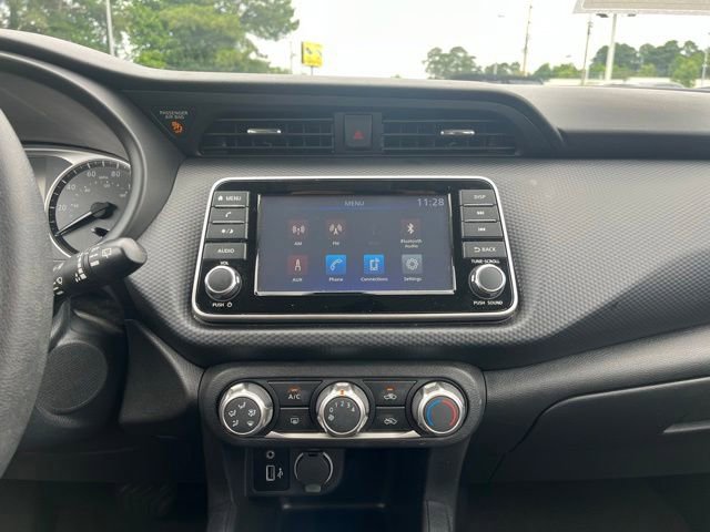 Used 2024 Nissan Kicks S FWD image 13