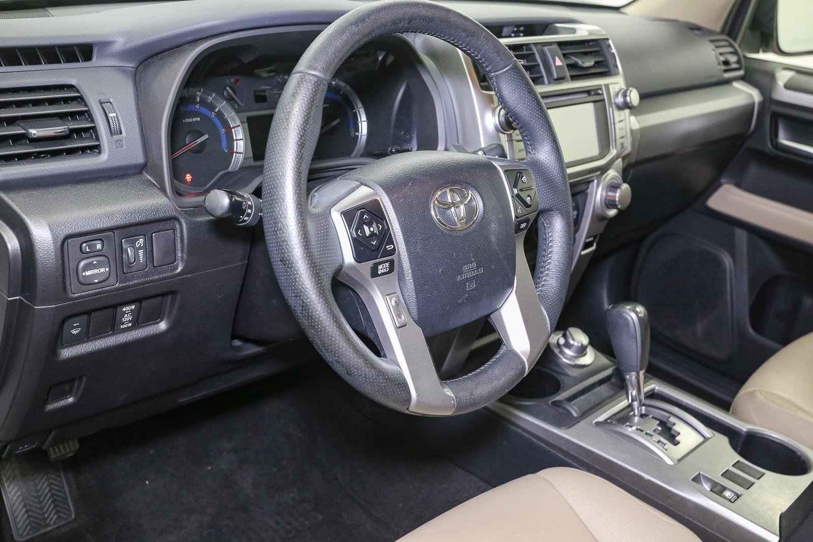 Used 2017 Toyota 4Runner SR5 AWD/4WD image 21