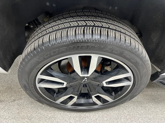 Used 2019 Chevrolet Tahoe Premier w/ RST Edition AWD/4WD image 15