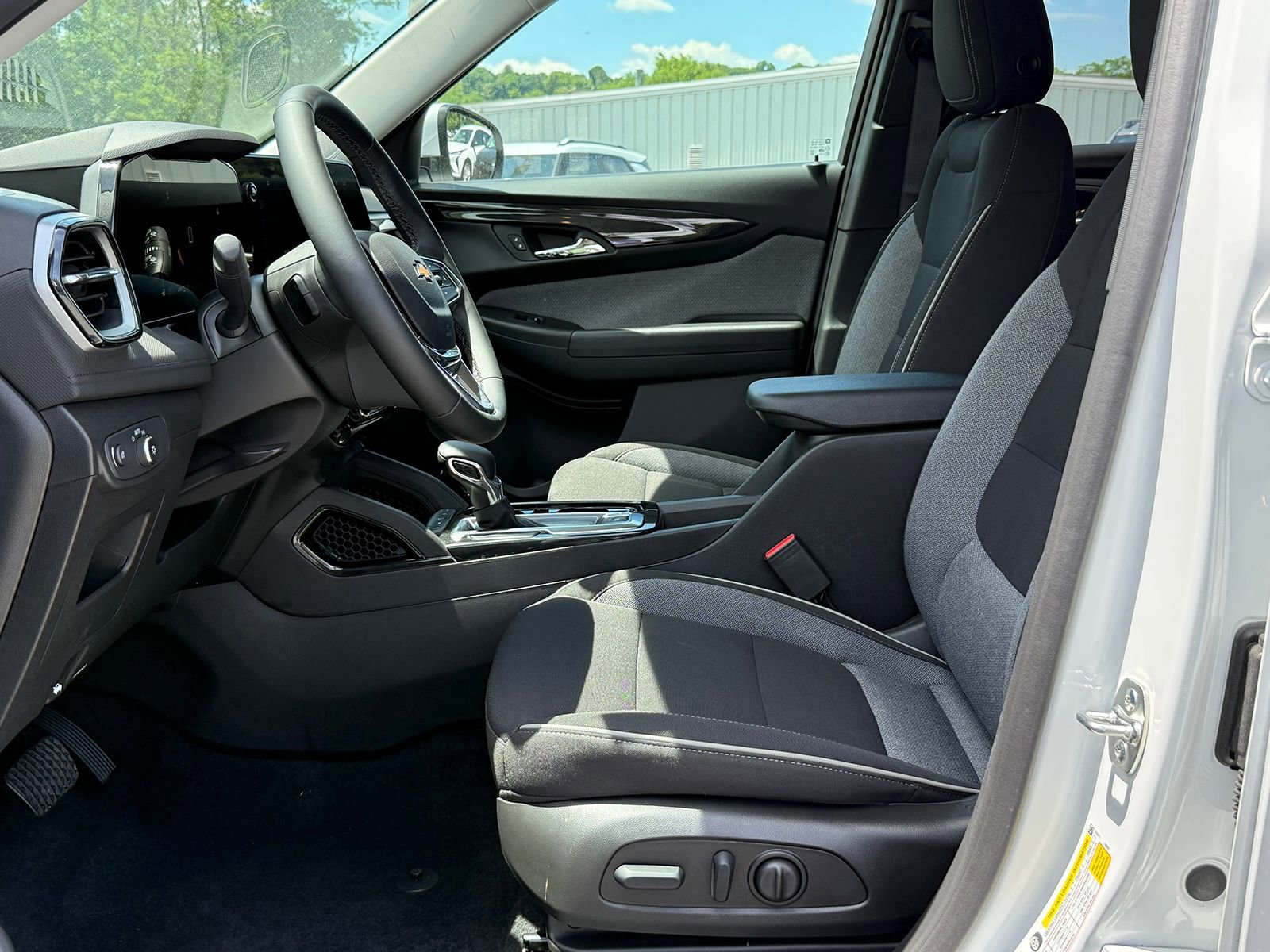New 2026 Chevrolet TrailBlazer LT w/ Convenience Package AWD/4WD image 18
