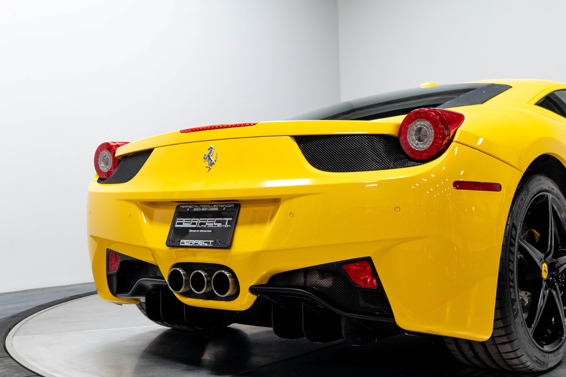 Used 2010 Ferrari 458 Italia Coupe RWD image 72