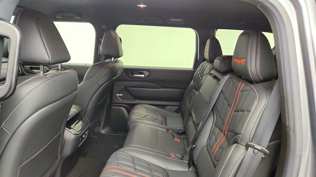 Used 2025 Nissan Armada PRO-4X AWD/4WD image 23