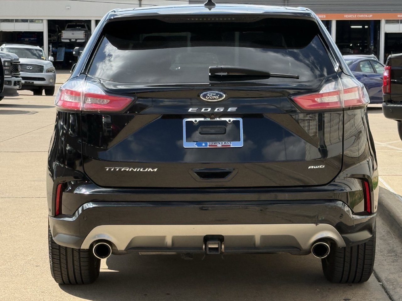 Certified 2022 Ford Edge Titanium w/ Equipment Group 301A AWD/4WD image 6