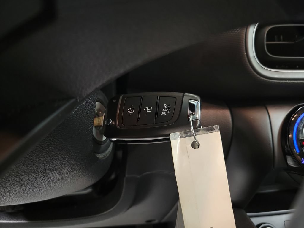 Used 2022 Hyundai Kona SE AWD/4WD image 16