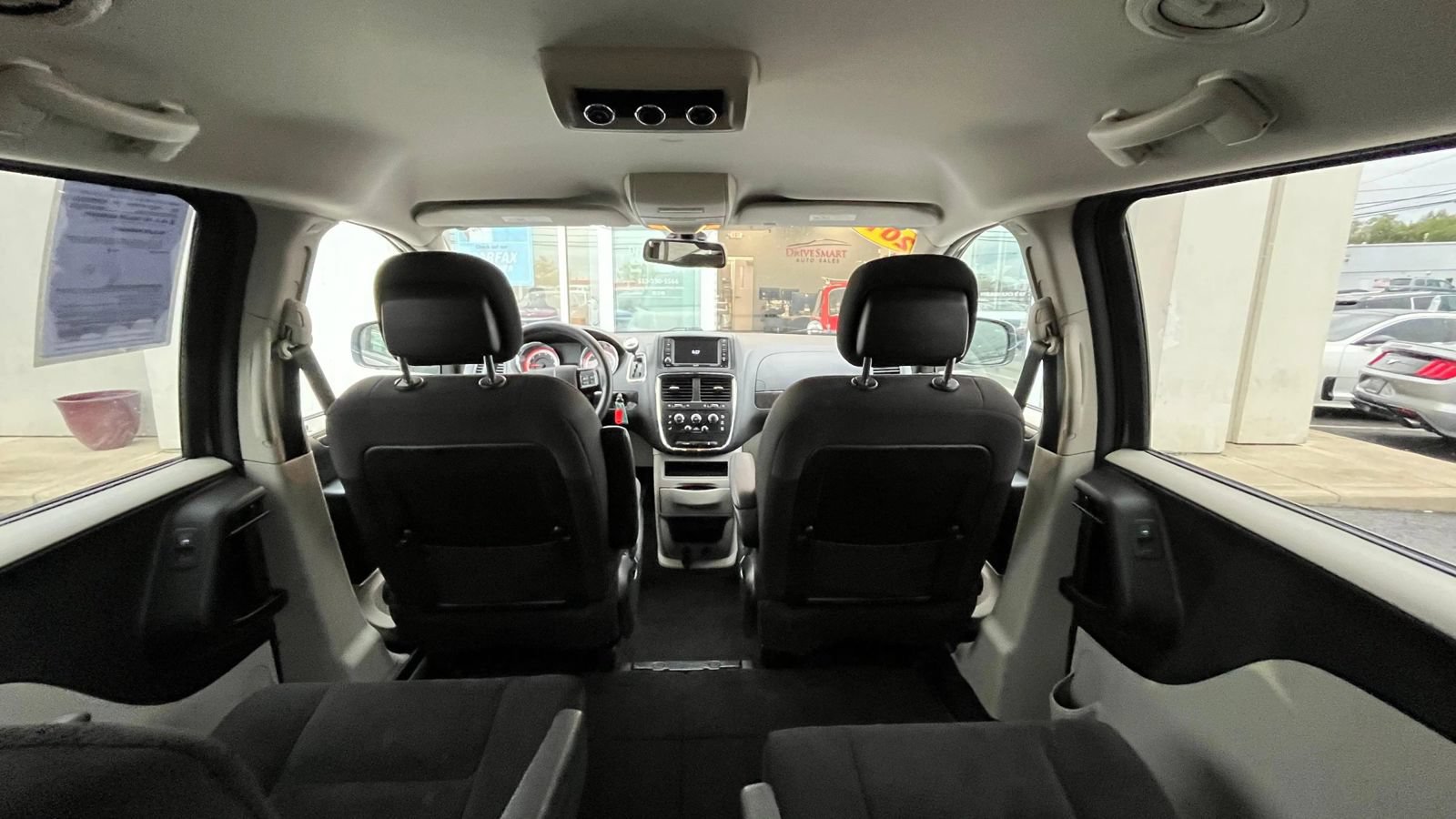 Used 2019 Dodge Grand Caravan SE w/ UConnect Hands-Free Group FWD image 45
