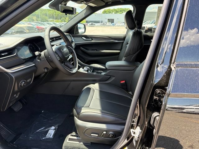 New 2026 Jeep Grand Cherokee L Limited AWD/4WD image 13