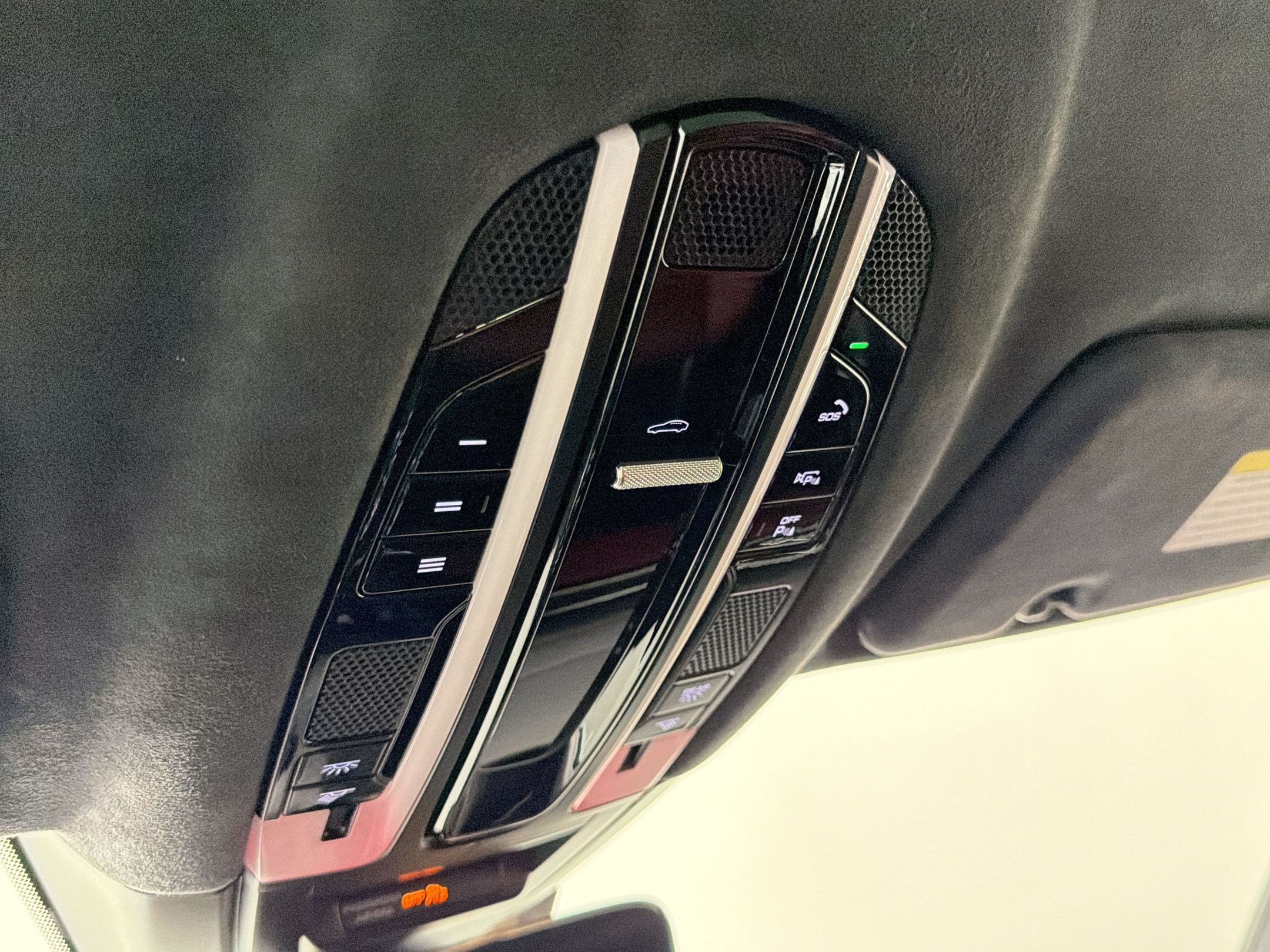 Certified 2023 Porsche Cayenne Turbo AWD/4WD image 27