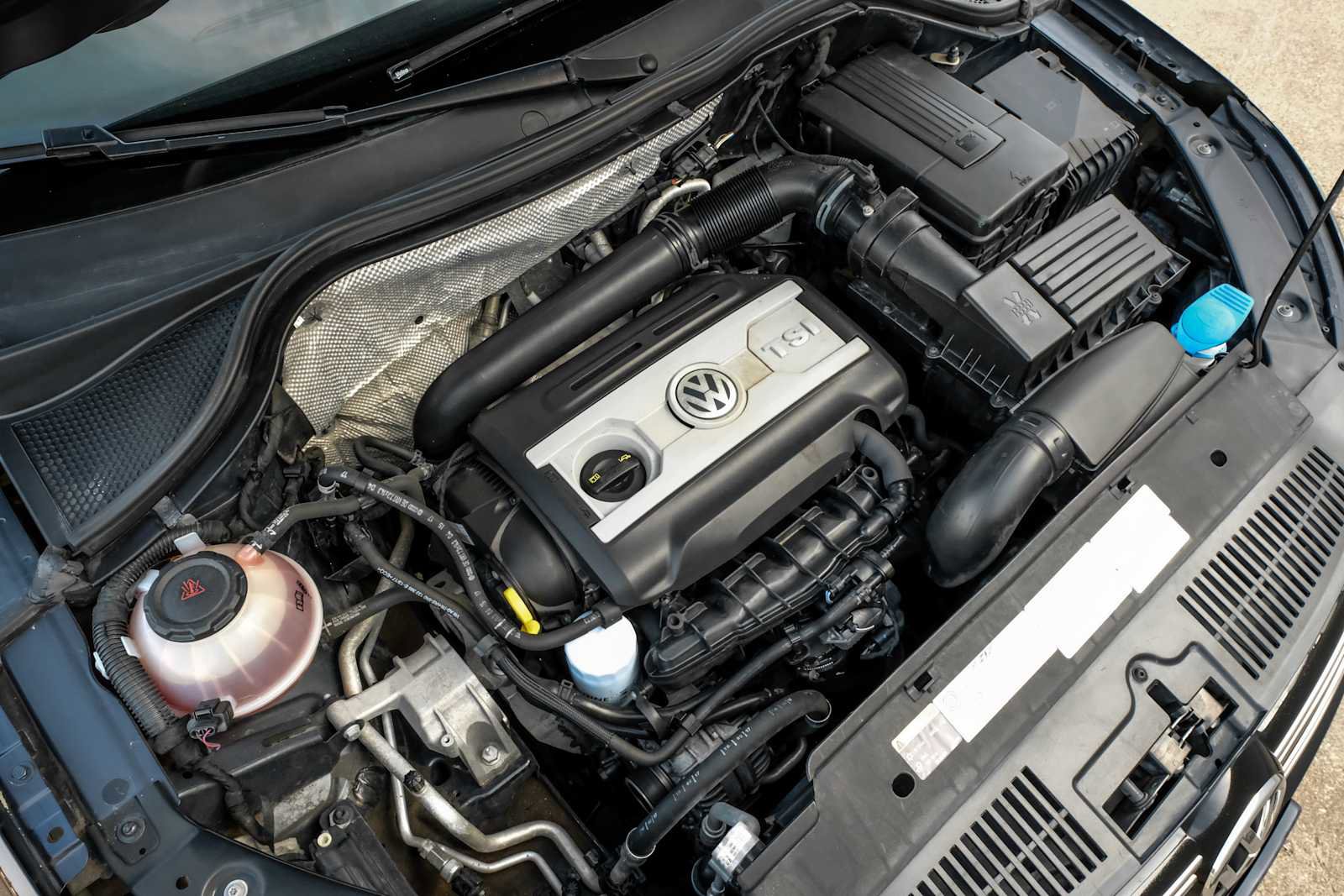 Used 2017 Volkswagen Tiguan S image 48