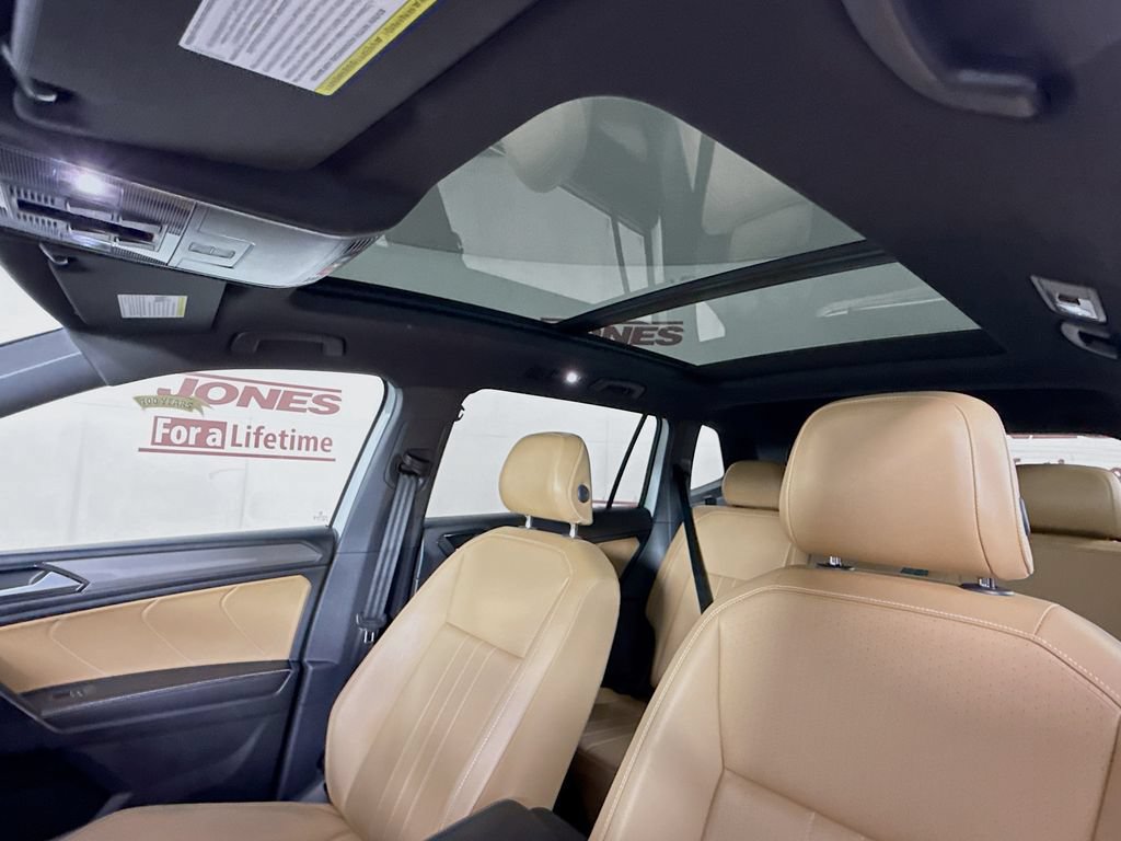 Used 2024 Volkswagen Tiguan SE AWD/4WD image 10