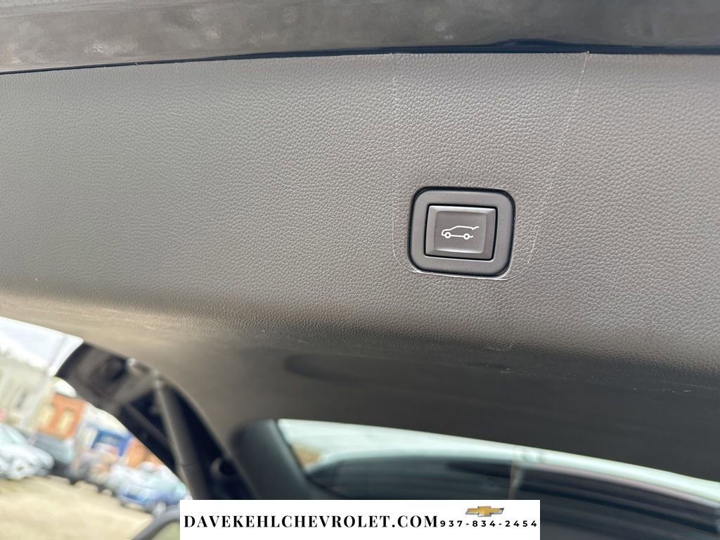 Used 2023 Chevrolet Traverse Premier w/ Redline Edition image 33
