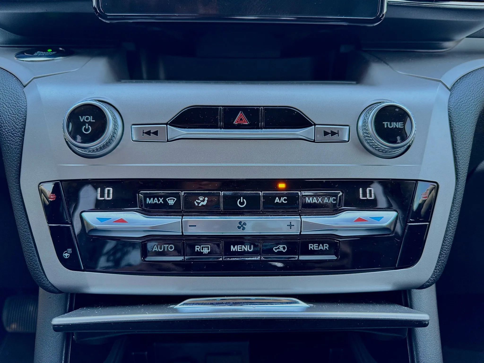 Used 2020 Ford Explorer XLT w/ Equipment Group 202A image 16