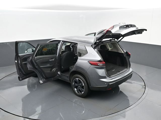 Used 2024 Nissan Rogue SV image 26