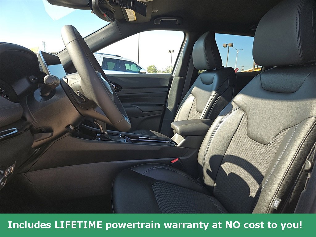 New 2026 Jeep Compass Latitude image 15