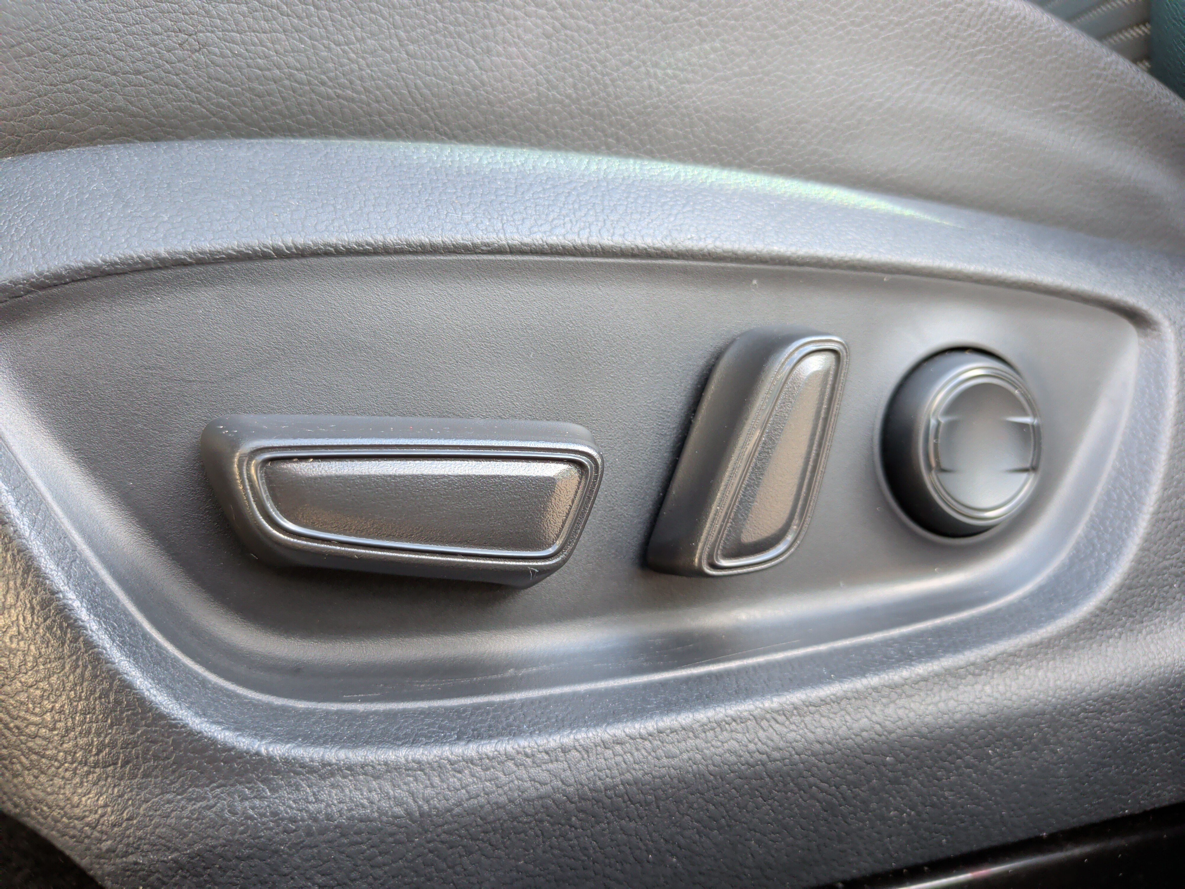 Used 2022 Toyota Camry SE w/ Carpet Mat Package (TMS) FWD image 24