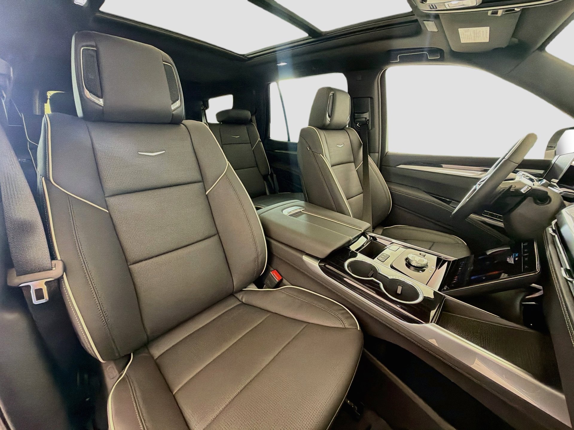 New 2027 Cadillac Escalade Sport w/ LPO, Floor Liner Package AWD/4WD image 16